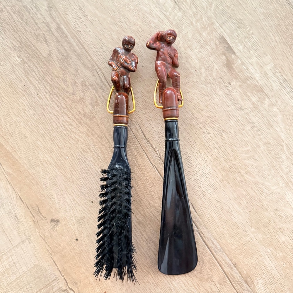 Vintage 1950-60s Cloth Shoe Brush & Shoe Horn Set, Football‎ Player, Quarterback